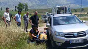 Traktör şarampole uçtu sürücü kabin sayesinde hayatta kaldı