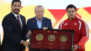 Güreş dünyasından Erdoğan’a özel hatıra tablosu