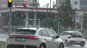 Aksaray’da aniden bastıran sağanak şehri göle çevirdi