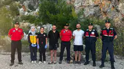 Antalya’da kayalıklarda mahsur kalan iki kişi sekiz saatte kurtarıldı