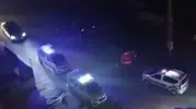 Adıyaman sokaklarında kimlik kontrolüne direnen şüpheliyi polis etkisiz hale getirdi