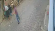 Bursa sokaklarında boğa paniği kameraya yansıdı