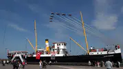 Samsun semalarında dev Türk bayrağı ve uçakların görsel şöleni