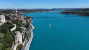 İstanbul Boğazı bayram sabahı turkuaza boyandı