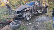 Mersin'de zeytin bahçesine uçan otomobilden sağ çıktı