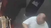 Bursa'da pazar yerini mesken tutan yankesiciler kameraya yakalandı