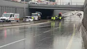Ankara trafiğini felç eden sağanak yolları göle çevirdi