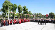 İnegöl gençleri 19 Mayıs coşkusunu meydanlara taşıdı