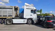 Konya Seydişehir’de tır ile otomobil kavşakta çarpıştı