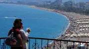 Konyaaltı Sahili bayramın son gününde doldu taştı