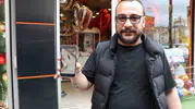 Sivaslı esnafın dükkanına beklenmedik kanatlı misafir geldi