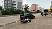 Kozan'da üç aracın karıştığı zincirleme kazada iki kişi yaralandı