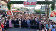 Emiralem çileği dünyayı ağırladı bir milyon kişi Menemen’e aktı