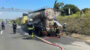 Tekirdağ yolunda beton kamyonu alevler içinde kaldı