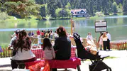 Bayramı doğada geçirmek isteyenler Gölcük Tabiat Parkı'na koştu