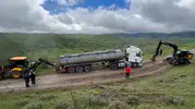 Bolu köy yollarında ağır vasıta çıkmazı