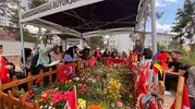 Kahramanmaraşlı ailelerin bayramı mezarlıkta hüzünle geçti