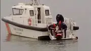 Samsun'da denize atlayan kadın itfaiye erinin müdahalesiyle hayata tutundu