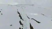 Iğdır’da dağların tepesindeki devasa çığ izleri görüntülendi