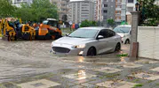 Adana’da sağanak günlük yaşamı felç etti