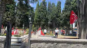 Edirnekapı’da bayram sabahı şehitlerin huzuruna çıktılar
