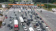 Dokuz günlük bayram yolculuğu Bursa gişelerinde trafiği kilitledi