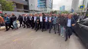 CHP Genel Merkezi önünde Kılıçdaroğlu ve Özel destekçileri birbirine girdi