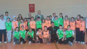 Burhaniye sokaklarında unutulan çocuk oyunları yeniden hayat buluyor