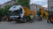 Edirne’de hafriyat çalışması yapan kamyon yan yattı