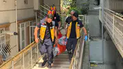 Avcılar'da evinde yere düşen yaşlı kadın yardım çığlığıyla kurtuldu