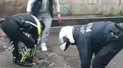Diyarbakır trafiğini tıkayan su birikintilerine polis müdahalesi