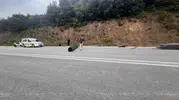 Ereğli Organize Sanayi Bölgesi yolunda tır devrildi