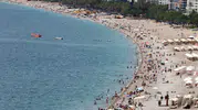 Antalya sahilleri 19 Mayıs tatiliyle doldu taştı
