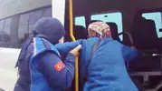 Yolda kalan hastaya zabıta yetişti