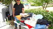 Çeşme’de muhtarlık binası ihtiyaç sahiplerinin yardım merkezine dönüştü