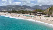 Alanya sahillerinde yazdan kalma günler yaşanıyor