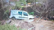 Malatya’da trafik kazası Hafif ticari araç kanala uçtu