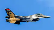 İstanbul semalarında F-16 şovu