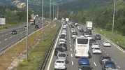 Tatilcilerin dönüş yolculuğu Bolu geçişinde trafiği kilitledi