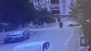 Antalya'da görev başındaki polislerin karıştığı kaza kamerada