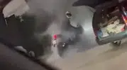 Bursa'da tehlikeli şov Benzinlikte motosikletle lastik yaktı