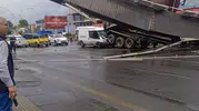 Ankara'da kamyon faciası Üst geçit çöktü