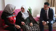 94 yaşındaki şehit annesine bayram ziyareti