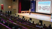 Üniversitede beyin oyunları Bilim mizahla anlatıldı