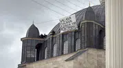 Sivas'ta cami inşaatı işçileri paralarını alamayınca kubbeye çıktı