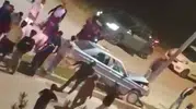 Elazığ’da direksiyon hakimiyeti kaybolunca otomobil direğe saplandı