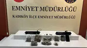 Kadıköy’deki dükkanda gizli geçitli uyuşturucu zulası bulundu