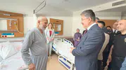 Eskişehir Valisi bayram mesaisindeki sağlıkçıları ve hastaları unutmadı