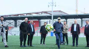 Mesut Özil Esenlerli gençlerle sahaya indi