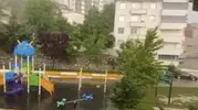 Tokat’ta sağanak yağış cadde ve sokakları göle çevirdi